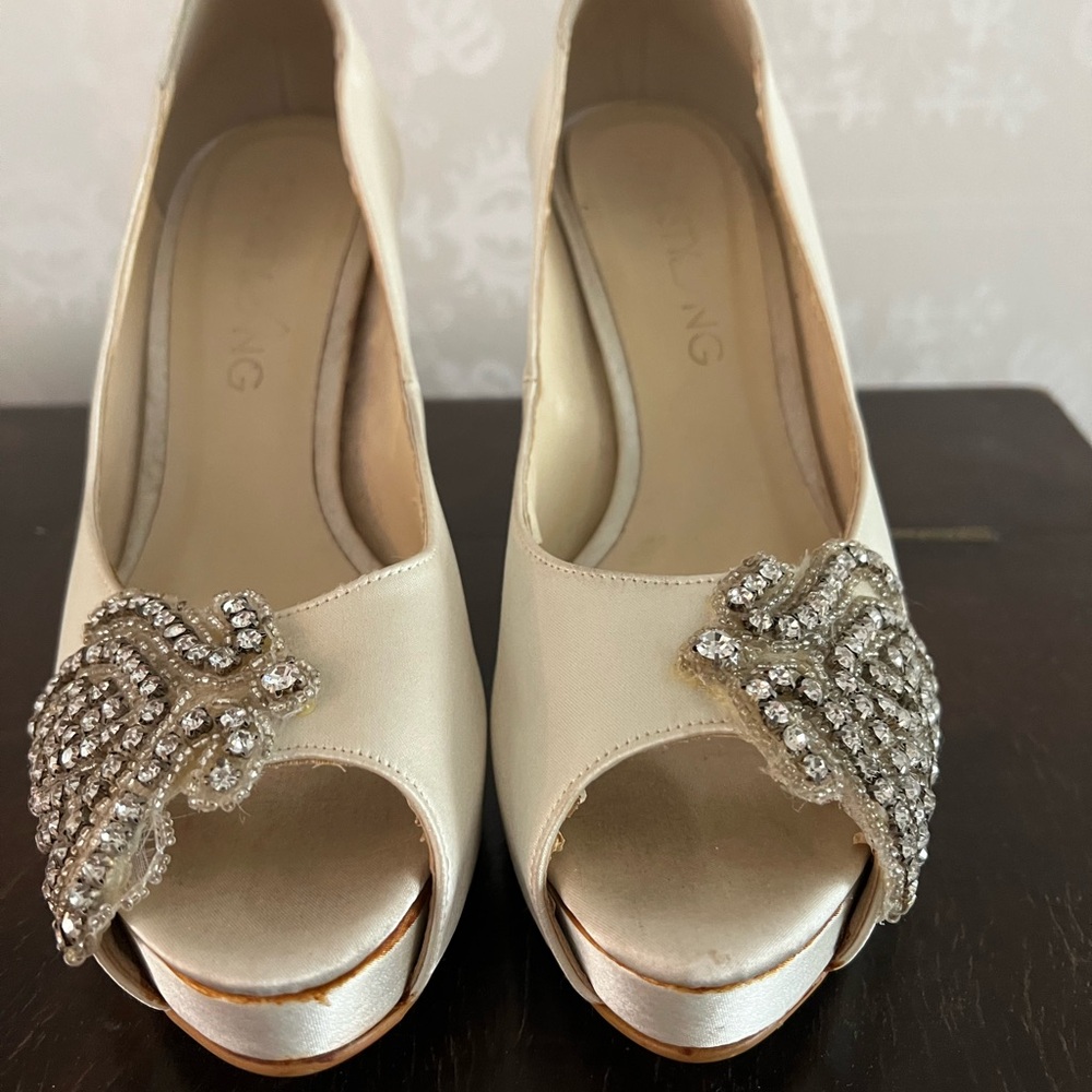 Satin and jewel stilettos- cream